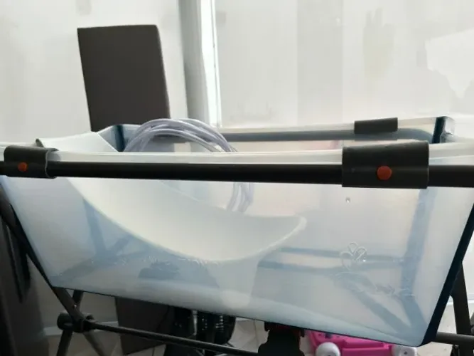 Banheira dobrável Stokke com redutor para RN