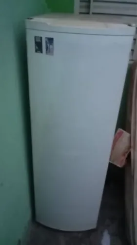 Geladeira quebra galho funcionando tudo top 