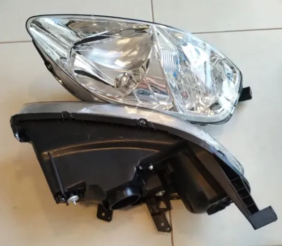Faróis dianteiros direito e esquerdo do Honda Civic 2000/2000 LX 1.6