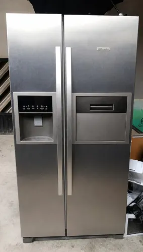 VENDO GELADEIRA COM DEFEITO