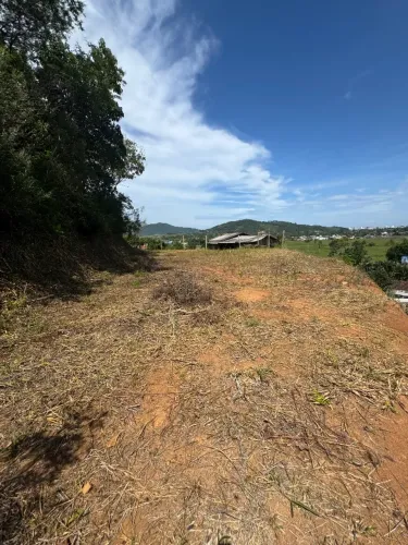 Vende-se terreno em Penha