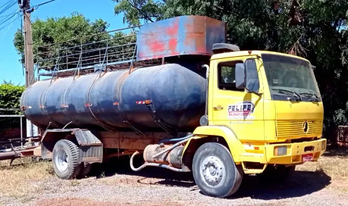 VENDE-SE CAMINHÃO PIPA