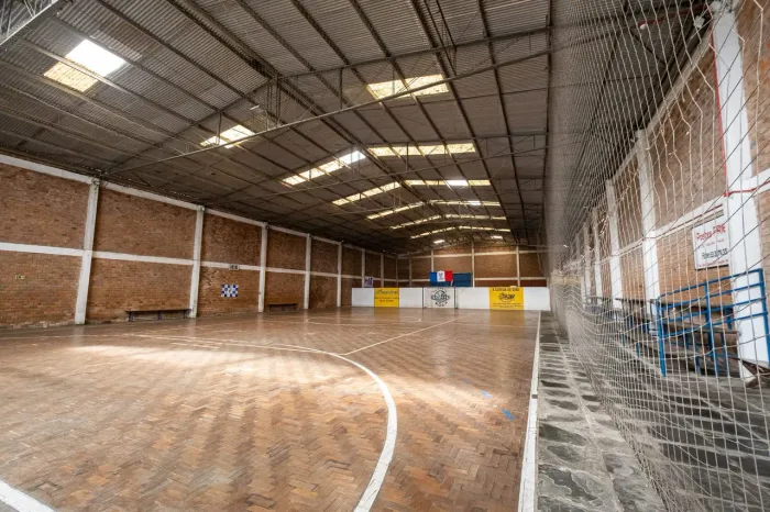 Prédio à venda e aluguel no Fragata em Pelotas RS com quadras poliesportivas, excelente es