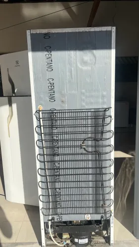Geladeira Electrolux, 2 portas, em perfeito estado.