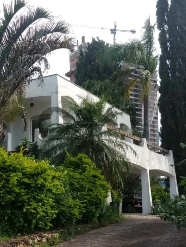 Casa de Alto Padrão em Condomínio no Parque Campolim - Sorocaba-SP: 4 quartos, 4 suítes, 3