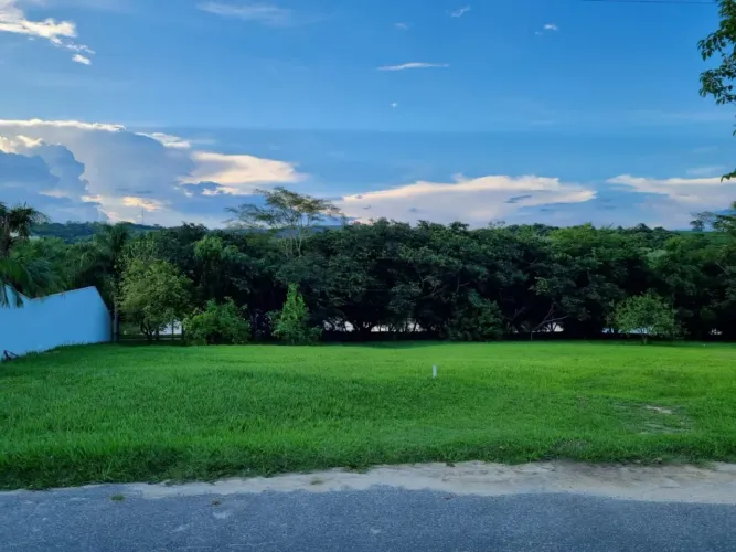 Terreno à Venda no Village Ipanema | 850 m² em Meio à Natureza de Araçoiaba da Serra