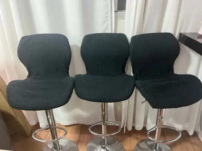 Kit 3 Banqueta Slim Base Giratória, com assento regulável, Courino Preto.