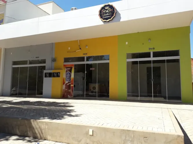 Sala / loja no térreo de frente para a rua - Quadra 704 Sul