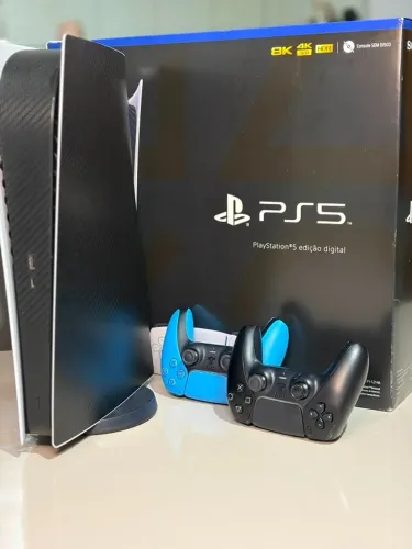 PS5 Digital + 2 Controles