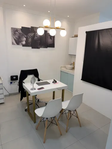 Consultório odontológico 100% montado, pronto para uso imediato.