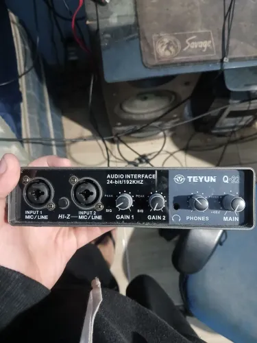 Interface de áudio teyun q22