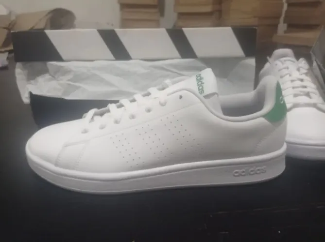 Tênis Adidas novo 42