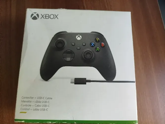 Controle original Xbox One com caixa preto
