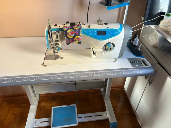 Máquina de costura industrial