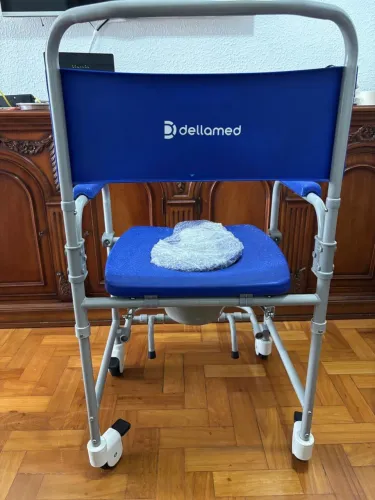 Cadeira de banho Dellamed - usada apenas 60 dias