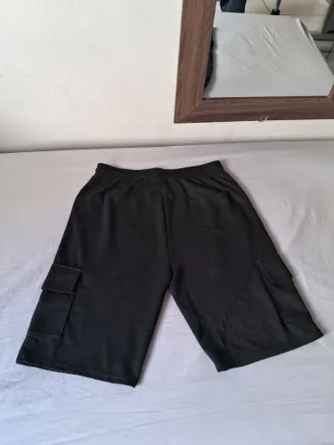 Bermuda Preta Bolsos