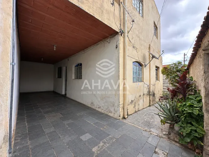 Excelente LOTE LINEAR 360m² com casa no Dona Clara Oportunidade para Reforma e Investiment