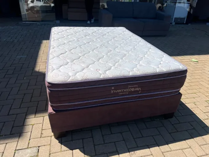 Cama de casal Kapesberg