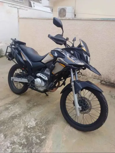 VENDO XRE 300/ 2022