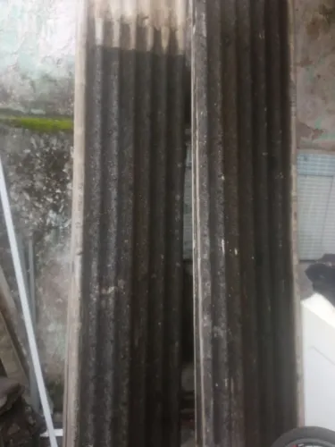 Vendo 30 telhas de eternite usadas. Por 13 reais a unidade