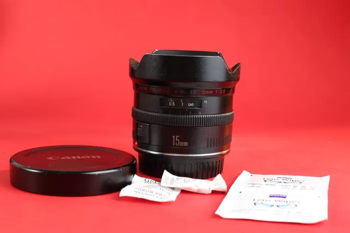 Canon EF 15mm (Fisheye)