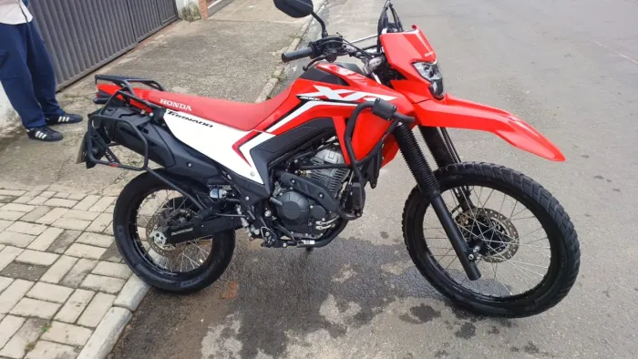 Vendo Honda Xr 300 L ano 2025 modelo 2026