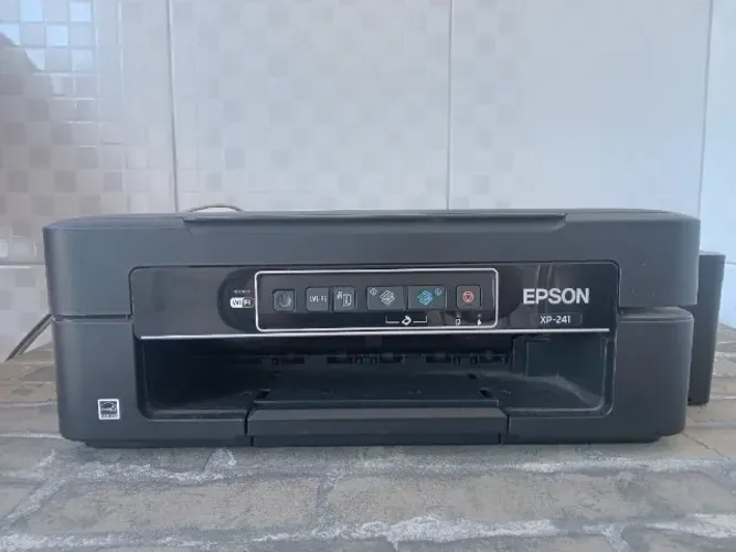 Impressora semi nova cabeça entupida.