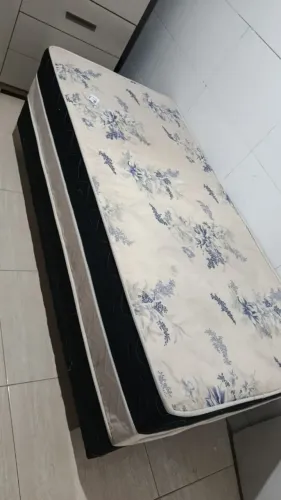 Vende se, sofá armário guarda roupa.