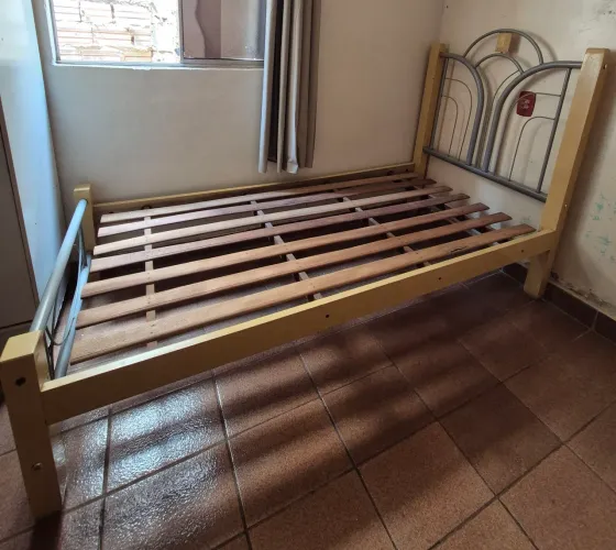 Cama de solteiro madeira