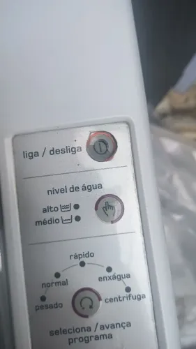 BRASTEMP CLEAN 8 KG ... BOTÃO LIGA e DESLIGA AFUNDADO!!!! O RESTO TUDO FUNCIONANDO!!!