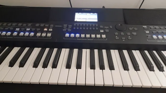 PSR SX 600 Yamaha Semi-novo