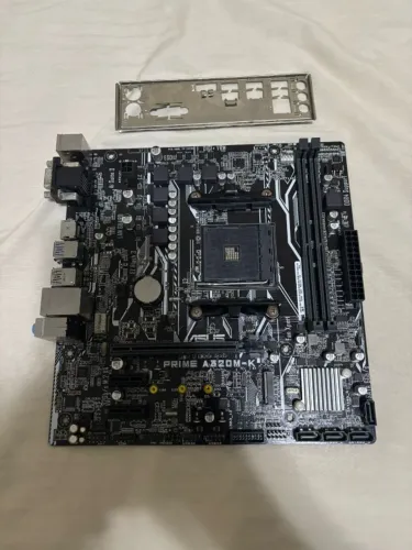 Placa-mãe ASUS A320M para reparo ou aproveitamento de peças.
