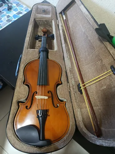 Violino Dominante 9650 4/4 + Estojo + Arco