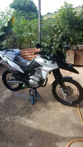 Honda xre 300 branca tudo ok