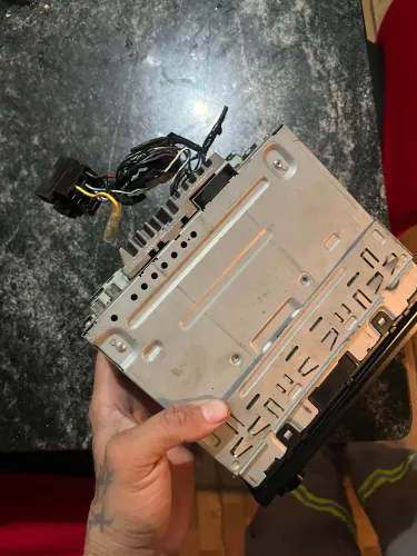 Vendo rádio pionner com saída pra sub apropriado para som pesado 