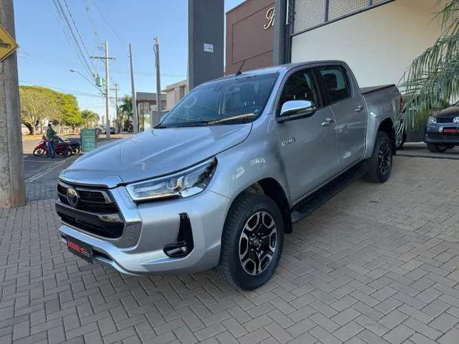 Toyota Hilux CD SRX 4X4 2.8 TDI 16V Diesel Aut. 2023