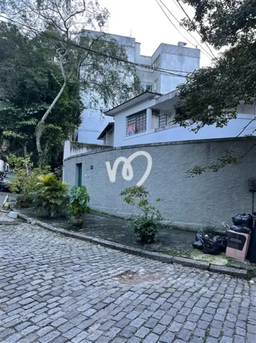 Apartamento tipo Casa 3 quartos Varanda, dependendia empregada e 2 vagas na gargem