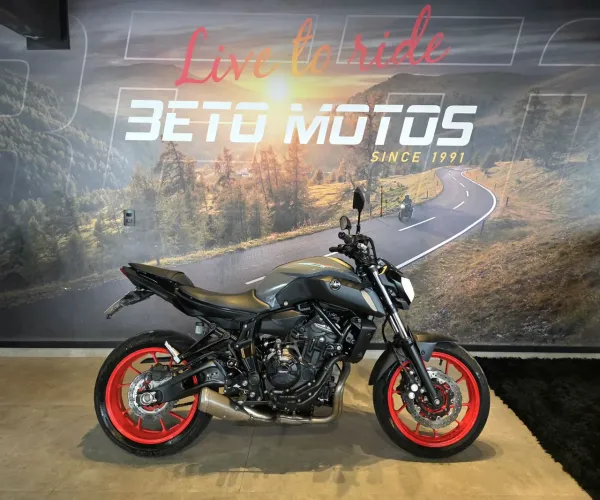 YAMAHA MT-07