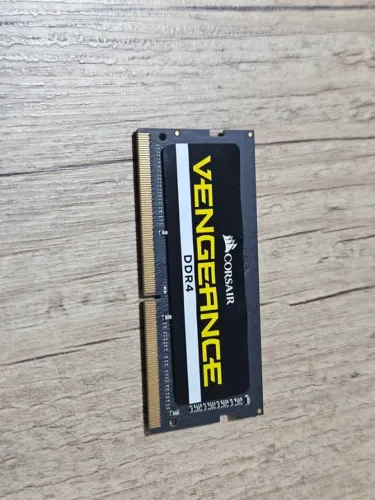 Memória RAM Vengence Corsair 8gb 2400 notebook