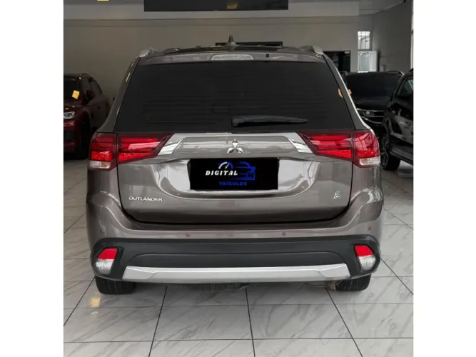 Mitsubishi Outlander Comfort 2.0 16V Aut. 2018