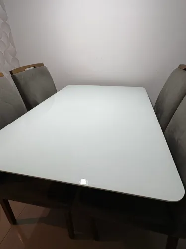 Mesa com 4 cadeiras