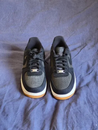 Nike Air Force 1 - Tamanho 9.5/41