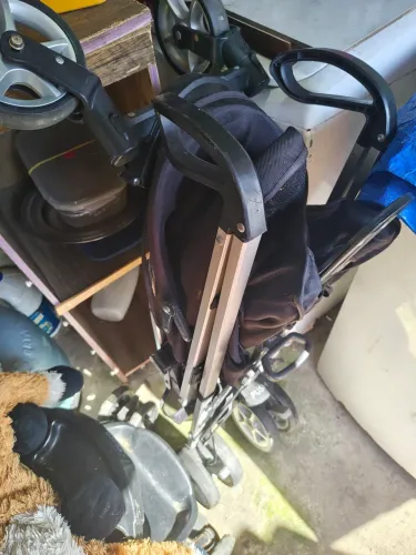 Vendo carrinho de bebê