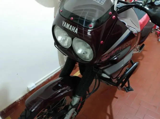 SUPER TENERE 750 LINDA GRENA