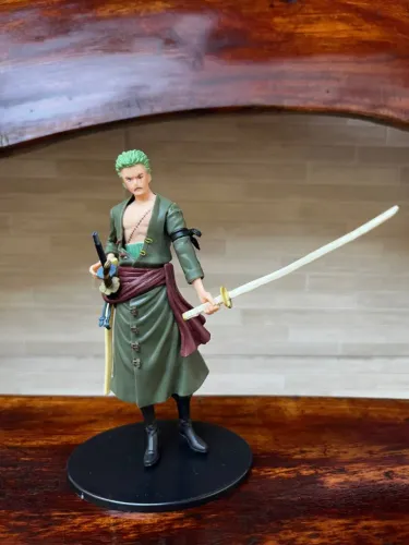 Action Figure One Piece - Zoro Com 16cm