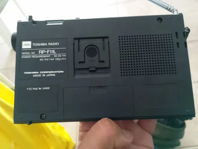 Rádio portátil Toshiba 