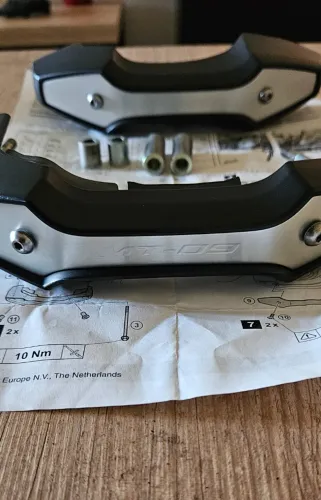 Protetor de motor original Yamaha MT-09