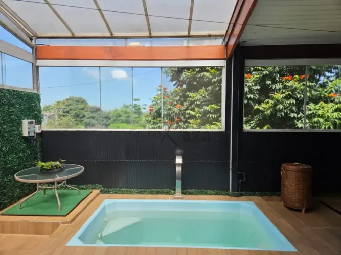 Casa em Condomínio c/ 3 Dorm + Piscina Privativa | 90m² | 2 Vagas | Terra Nova