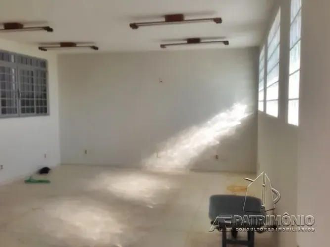 GALPÃO COMERCIAL COZINHA, 2 BANHEIROS, 2 ESCRITÓRIOS