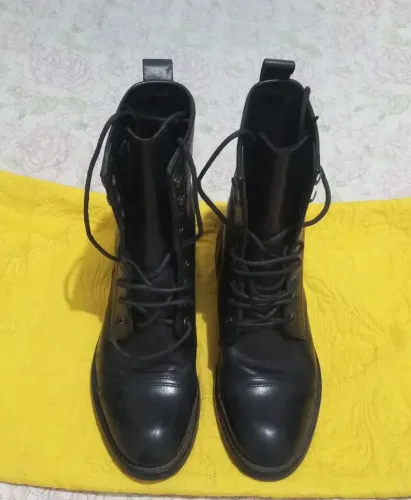 Bota coturno masculino da Zara tamanho 38